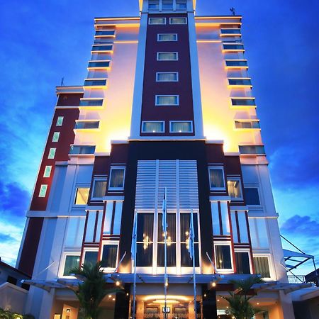 Swiss-Belhotel Амбон Екстериор снимка