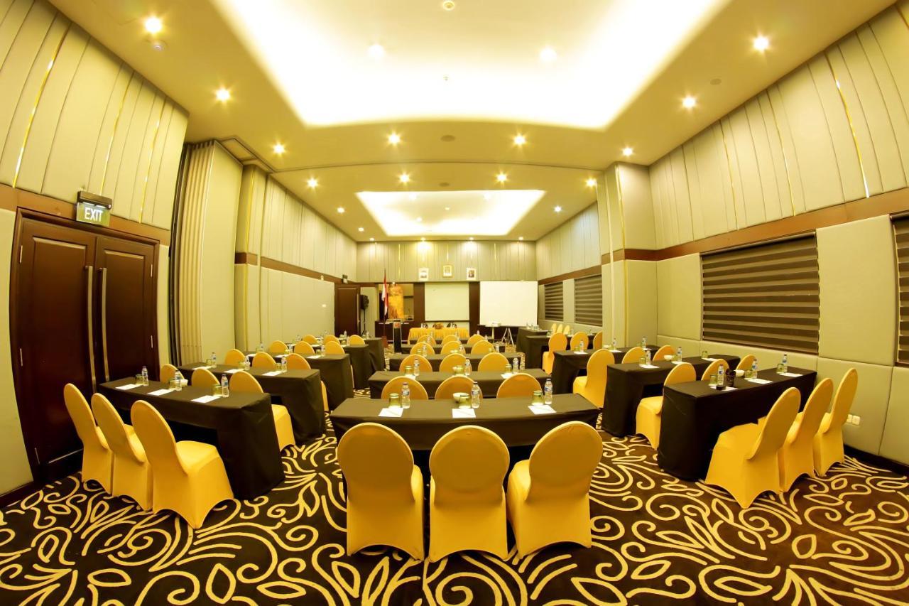 Swiss-Belhotel Амбон Екстериор снимка
