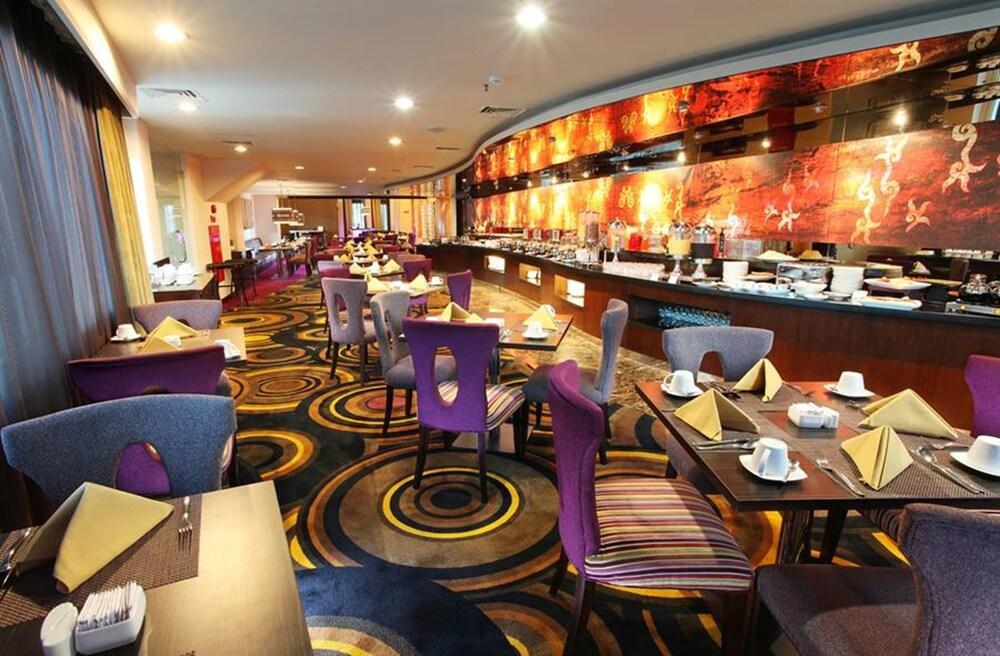 Swiss-Belhotel Амбон Екстериор снимка