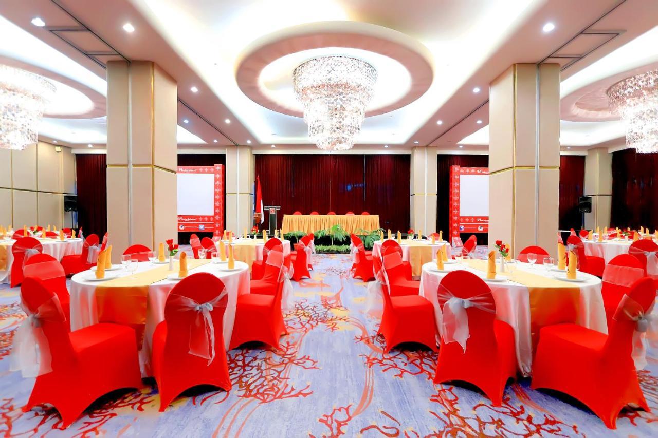 Swiss-Belhotel Амбон Екстериор снимка