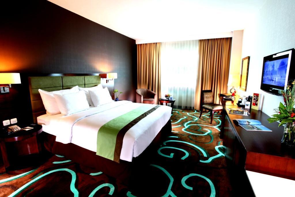 Swiss-Belhotel Амбон Екстериор снимка
