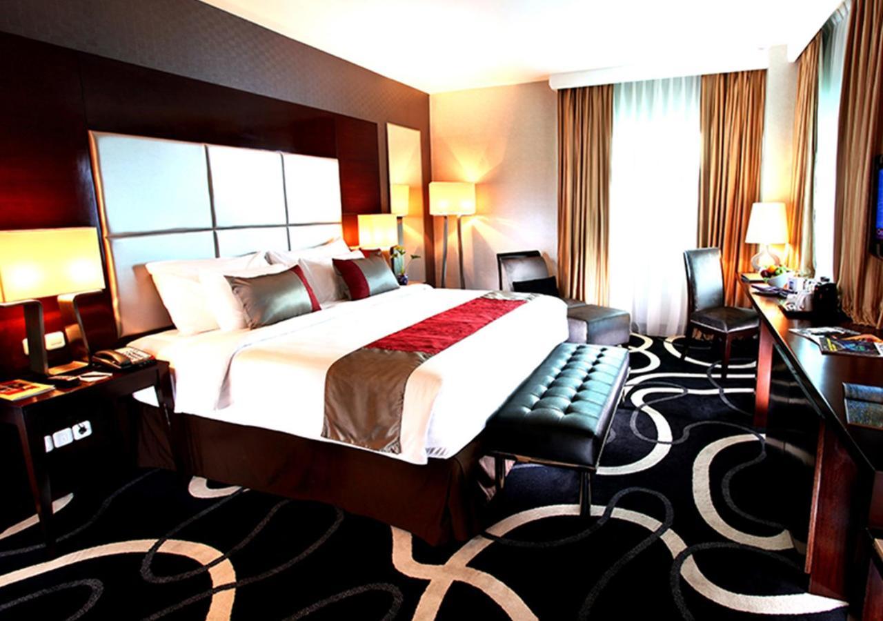 Swiss-Belhotel Амбон Екстериор снимка